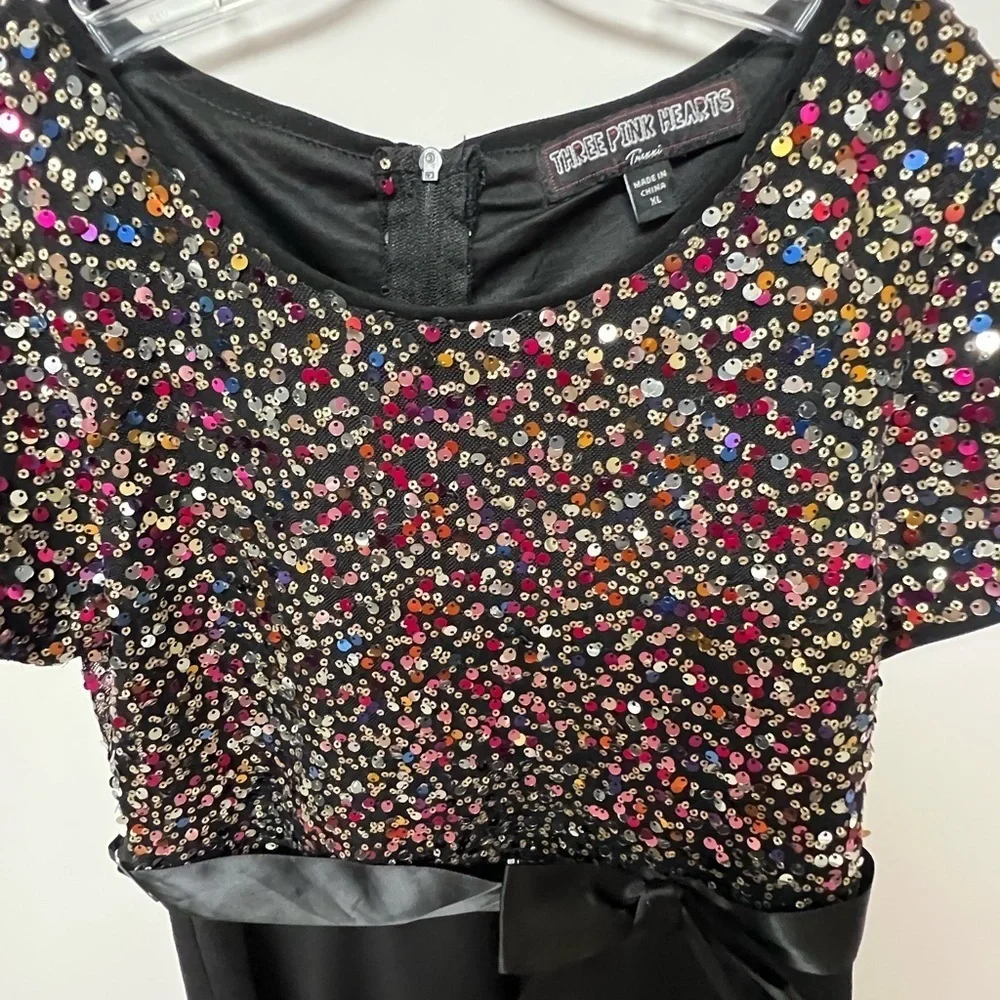 THREE PINK  HEARTS  BLACK W/MULTI-COLORED SEQUINS HOLIDAY OR PARTY DRESS.  XL